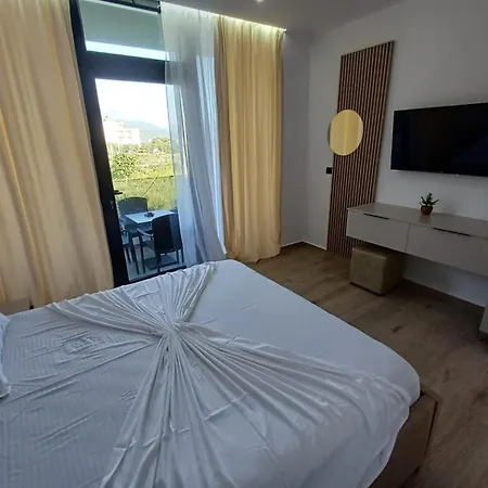 Donald Villa